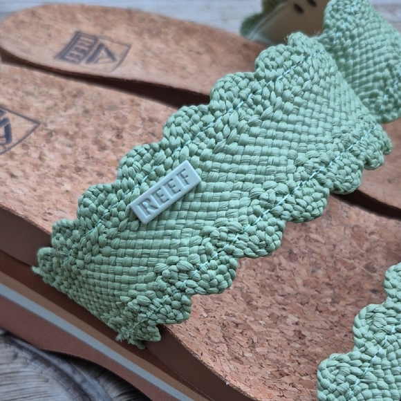 Reef Cusion Vista Higher Strap Sandals - Picture 3 of 9